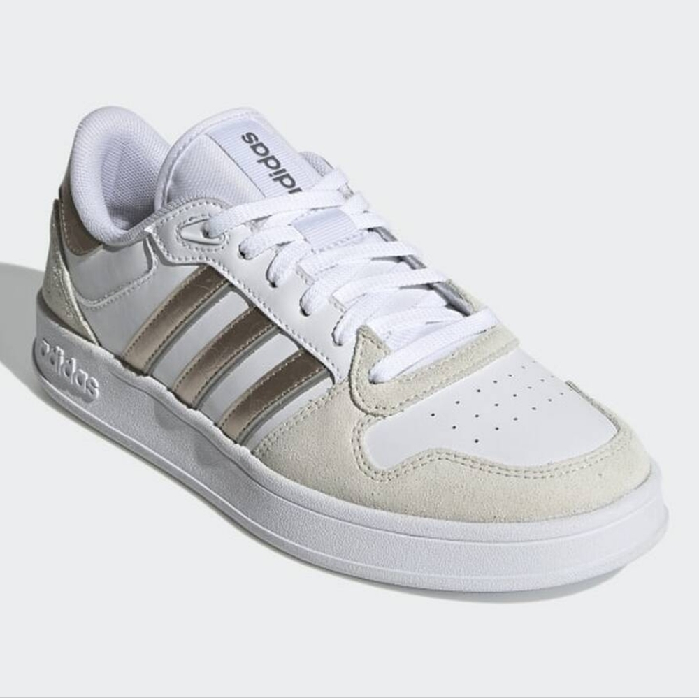 Women's Adidas Breaknet Plus off-white sneaker size 9.5